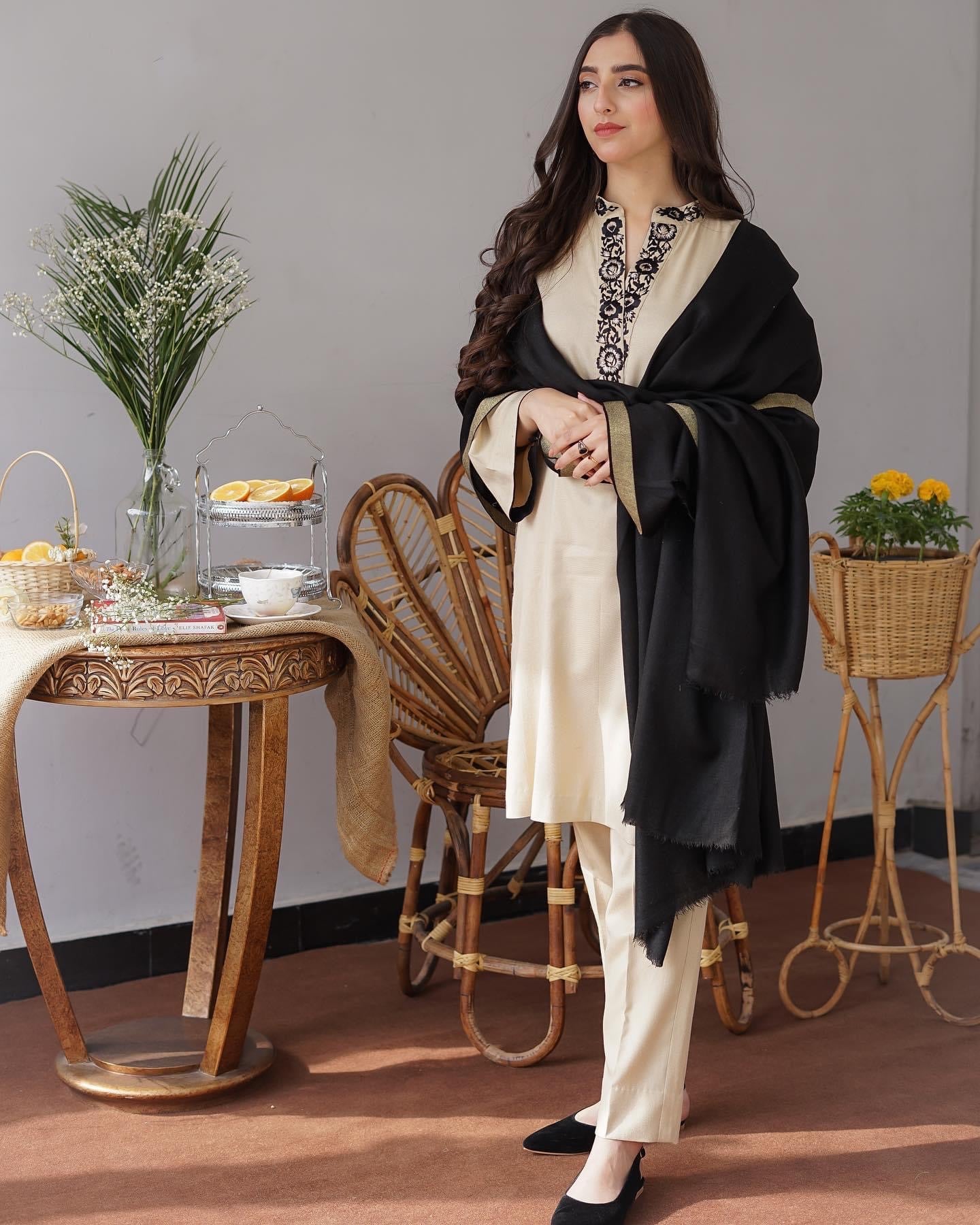 Heavy Embroidered Dhanak Suit (Embroidered Dhanak Shawl)