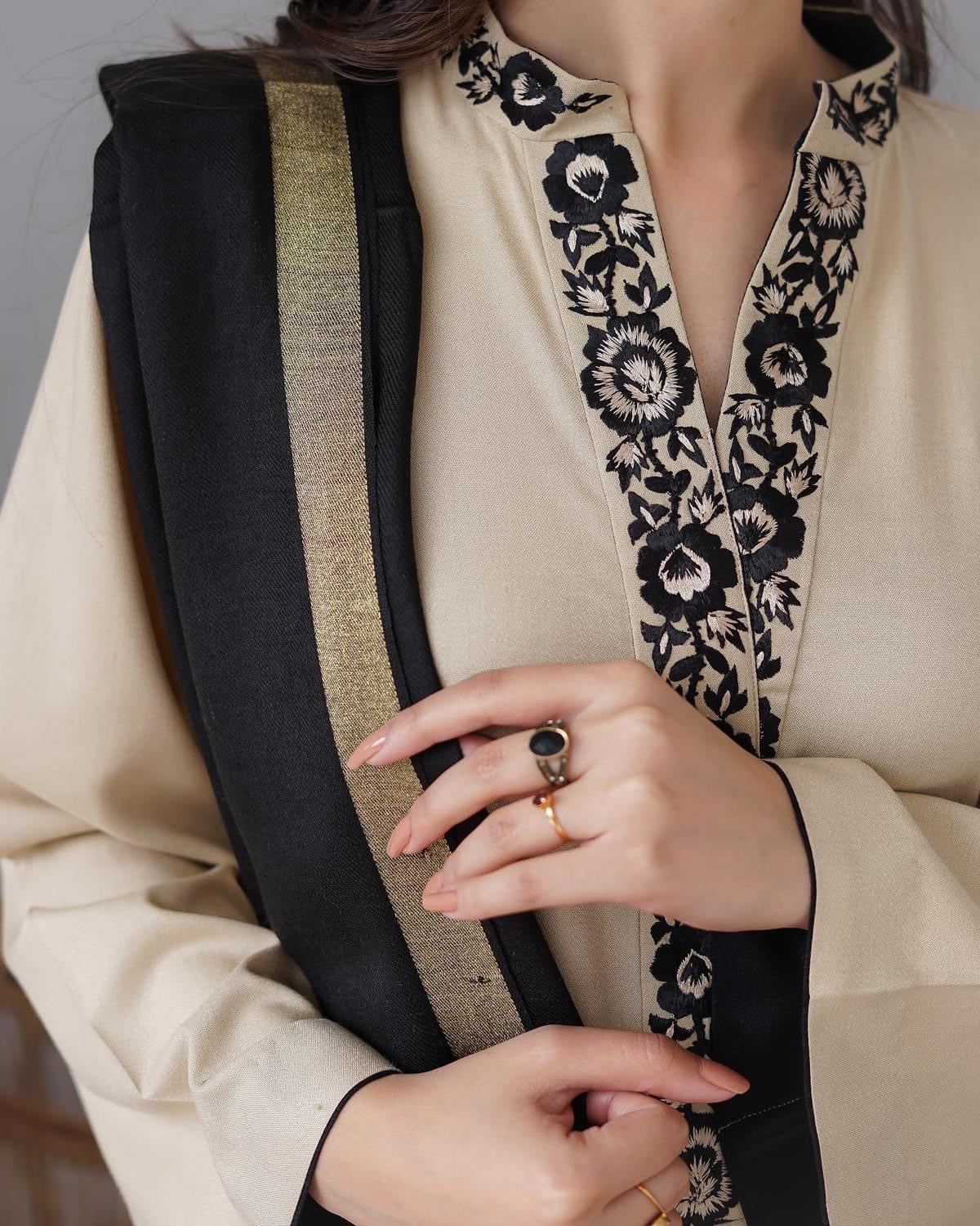 Heavy Embroidered Dhanak Suit (Embroidered Dhanak Shawl)