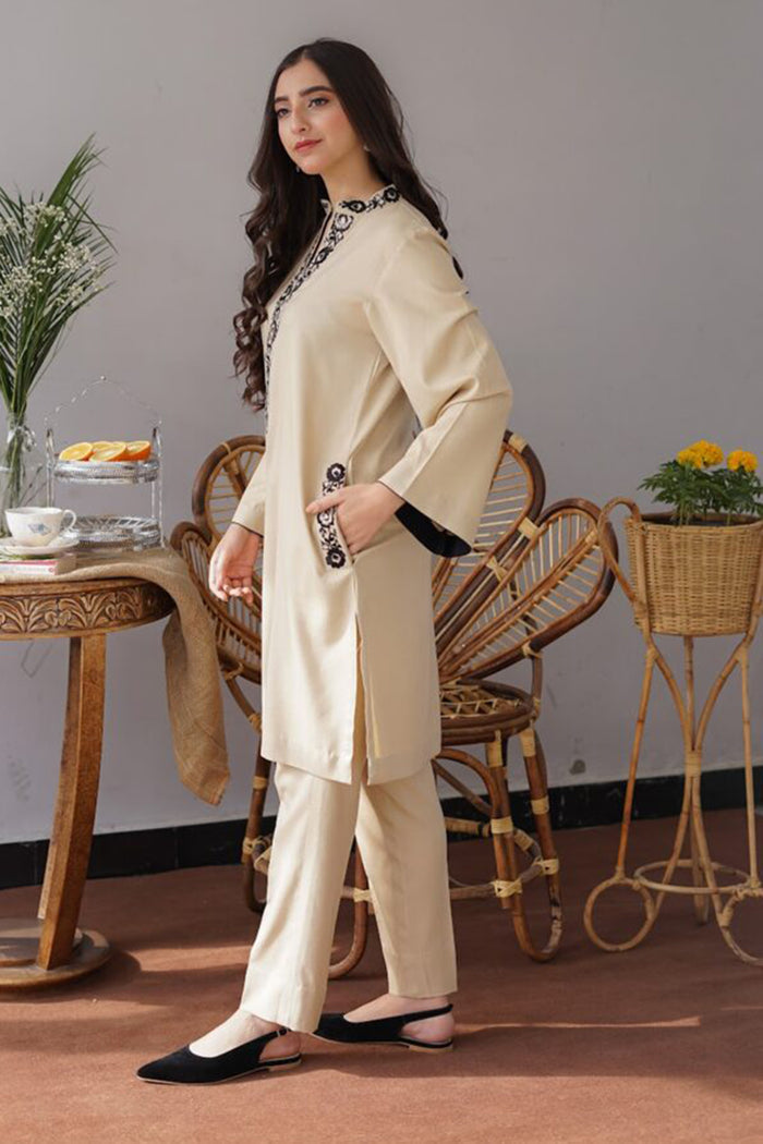 Heavy Embroidered Dhanak Suit (Embroidered Dhanak Shawl)